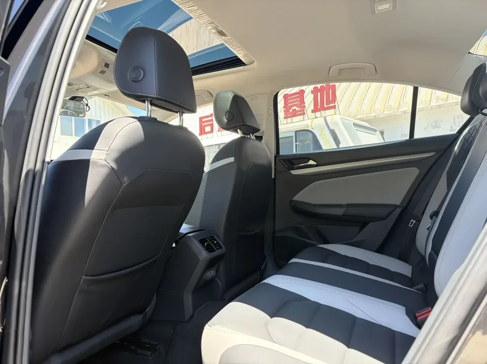 Volkswagen Bora Bora 2023 280TSI DSG Premium Edition 2023 — thumbnail 3