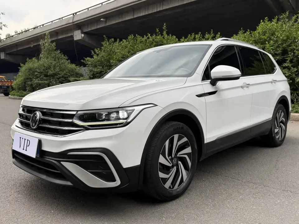 Volkswagen Tiguan L Tiguan L 2023 280TSI Limited Edition 2022 — photo 1, buy with delivery to Moscow