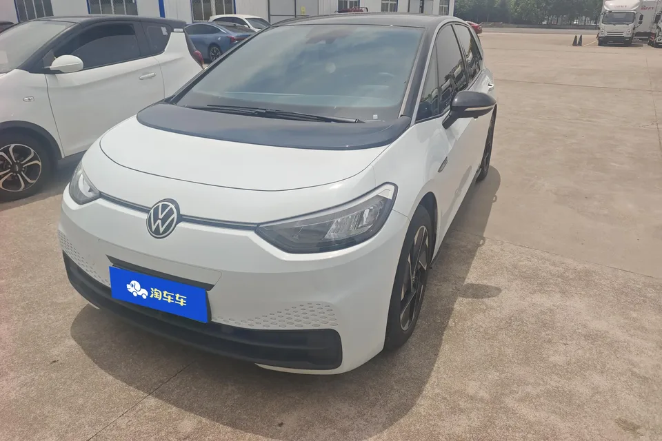Volkswagen ID.3 Volkswagen ID.3 2023 Pure Smart Edition 2023 — photo 1, buy with delivery to Moscow