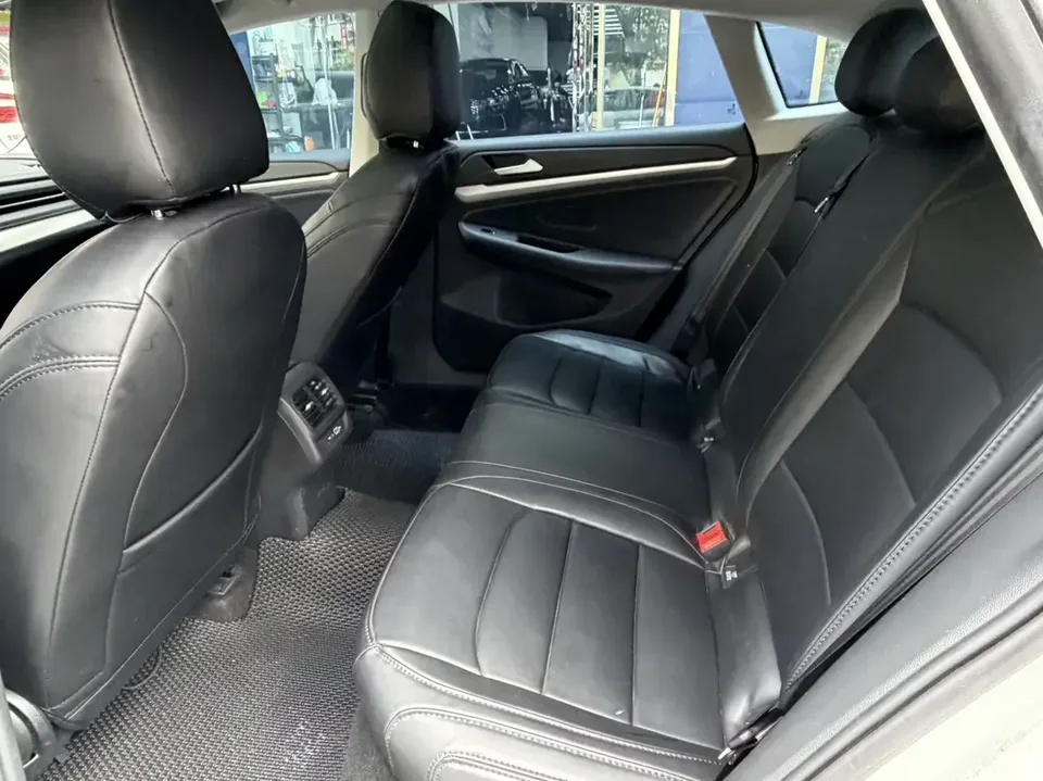 Volkswagen Lamando Lingdu 2024 Lingdu L 200TSI DSG Hot Edition 2024 — thumbnail 3