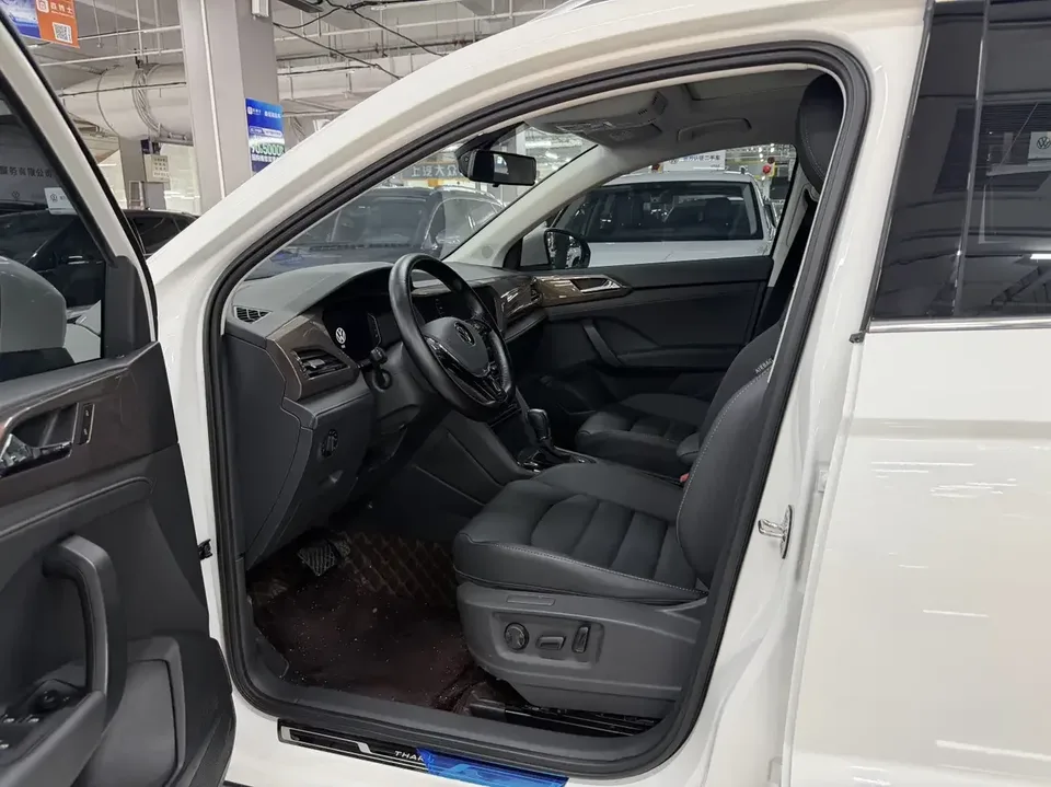 Volkswagen Tharu tuyue 2022 280TSI 2WD Deluxe Edition 2022 — thumbnail 3