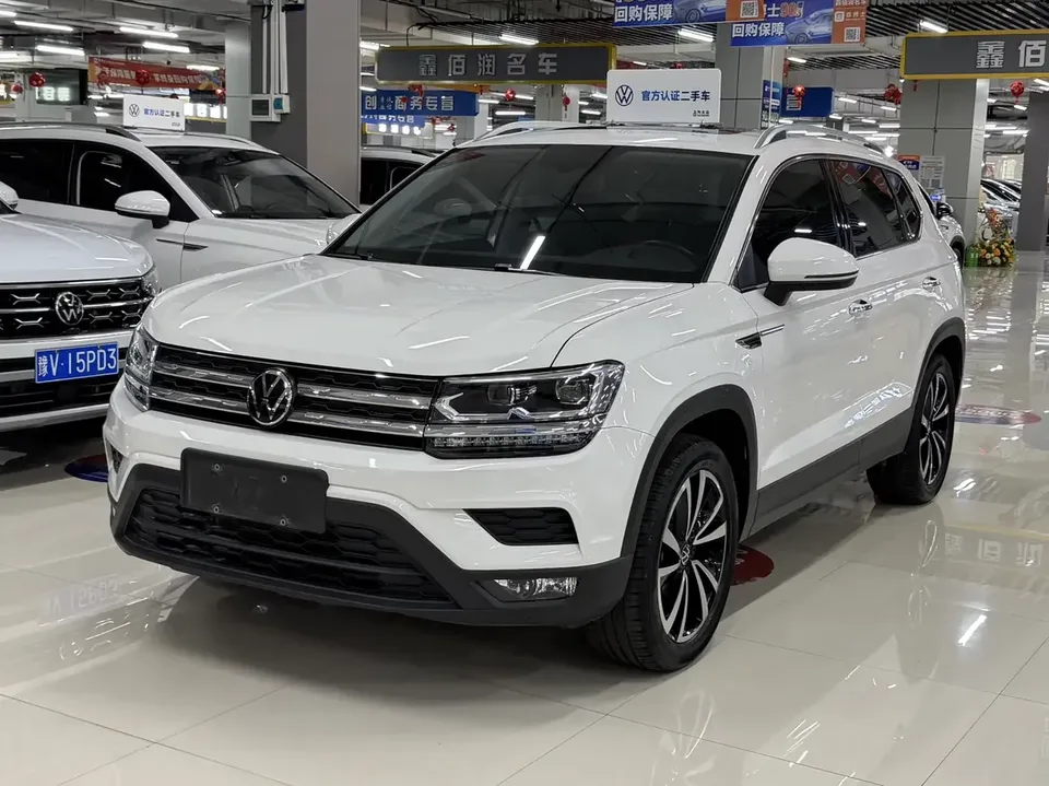 Volkswagen Tharu tuyue 2022 280TSI 2WD Deluxe Edition 2022 — фото 1, купить с доставкой в Москву