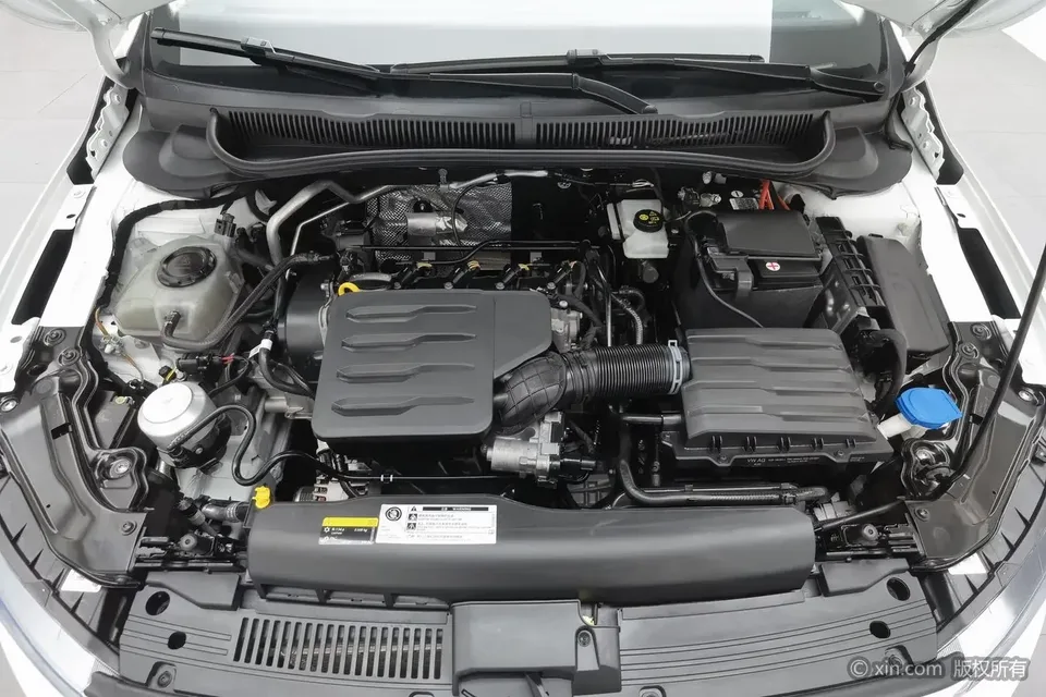Volkswagen Polo Polo 2023 Facelift Plus 1.5L Automatic LOHAS Edition 2024 — thumbnail 2