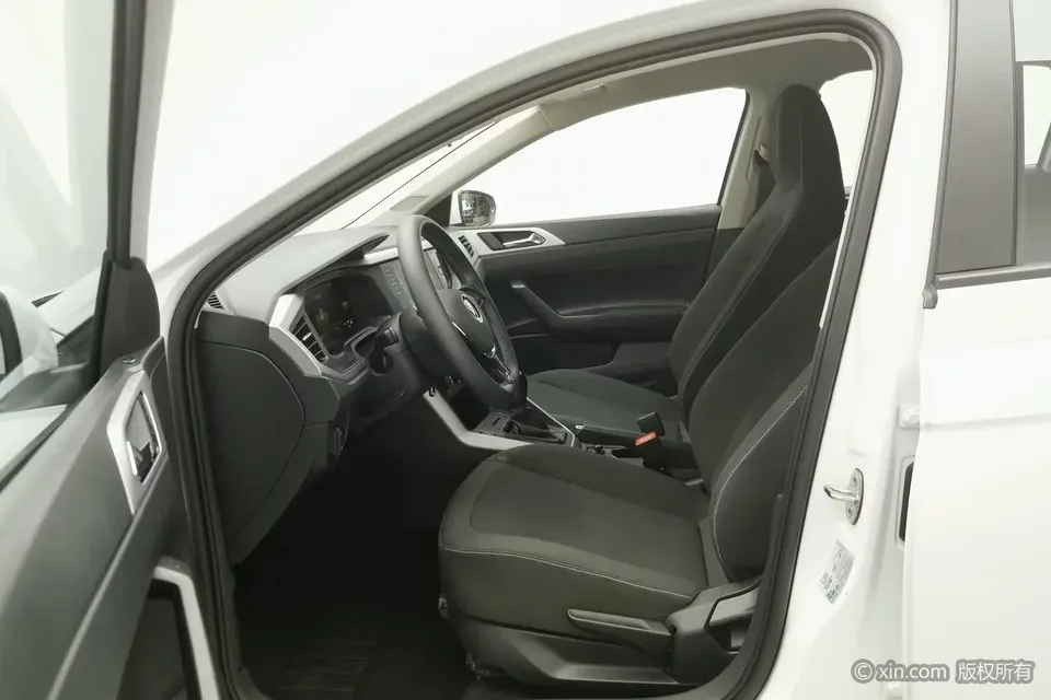 Volkswagen Polo Polo 2023 Facelift Plus 1.5L Automatic LOHAS Edition 2024 — thumbnail 5