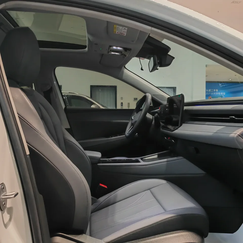 Volkswagen Lavida Lavida 2026 Pro 1.5L Six Million Edition 2026 — thumbnail 3