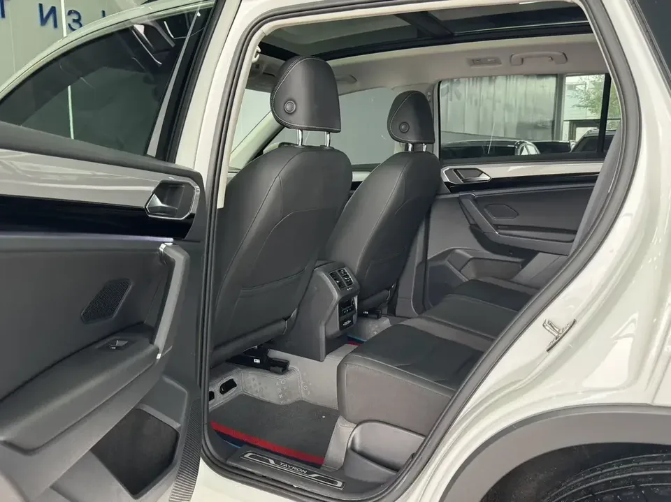 Volkswagen Tayron Tanyue 2022 280TSI 2WD Luxury Smart Edition 2022 — thumbnail 3