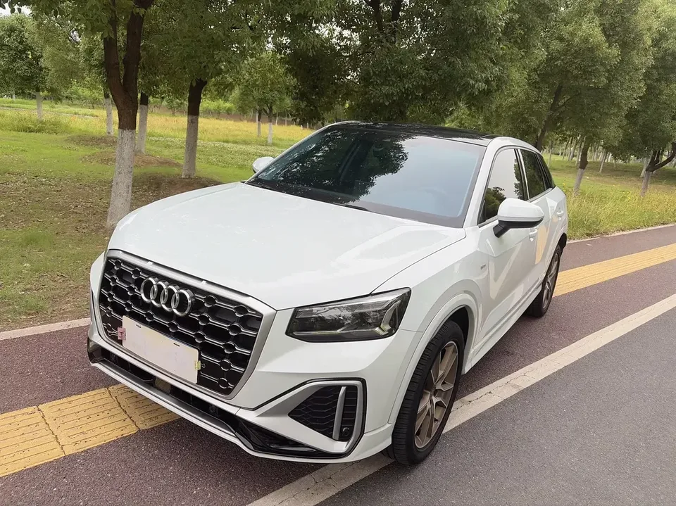 Audi Q2L Audi Q2L 2022 35 TFSI Stylish Dynamic 2022 — photo 1, buy with delivery to Moscow