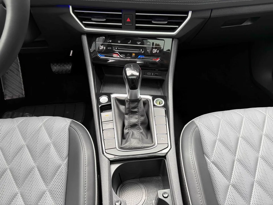 Volkswagen Sagitar Sagitar 2023 280TSI DSG Beyond Edition 2022 — thumbnail 3
