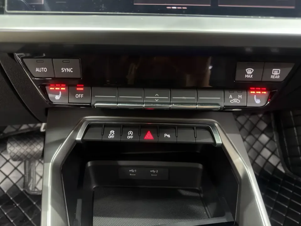 Audi A3 Audi A3 2022 Sportback 35 TFSI Stylish and sporty 2022 — thumbnail 3