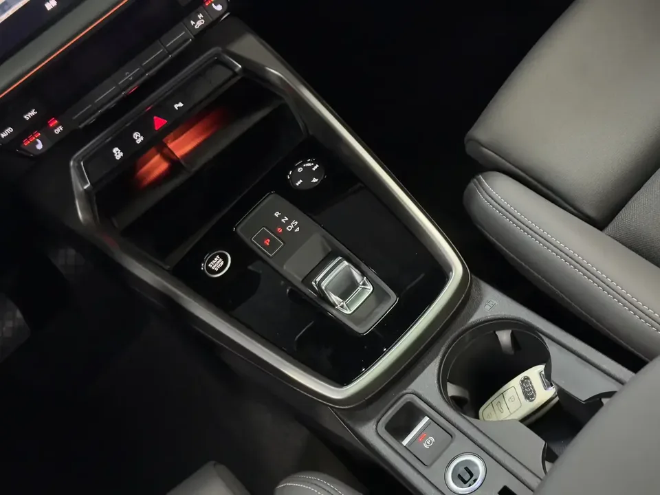 Audi A3 Audi A3 2023 Sportback 35 TFSI Stylish and sporty 2023 — thumbnail 5
