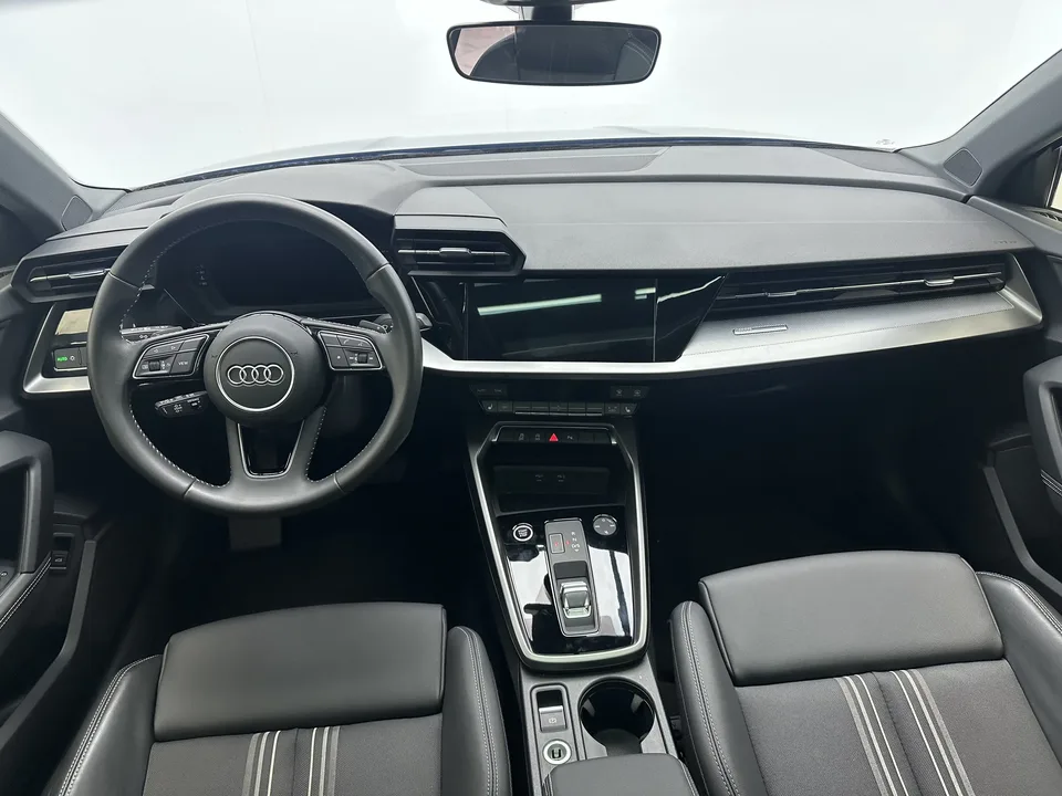 Audi A3 Audi A3 2022 Sportback 35 TFSI Stylish and sporty 2022 — thumbnail 4