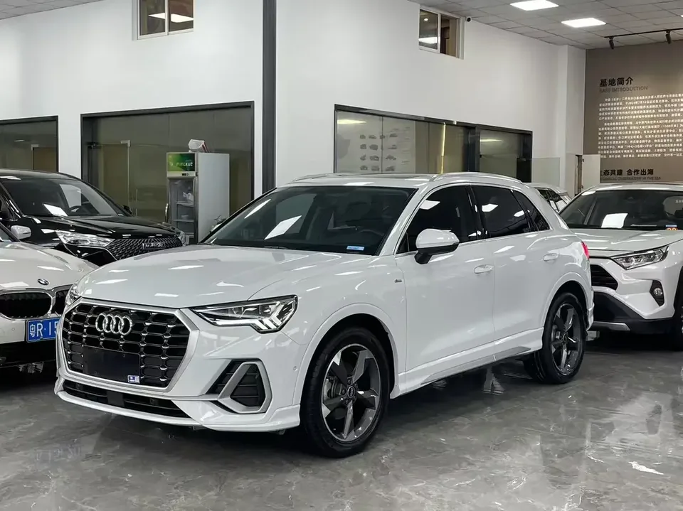 Audi Q3 Audi Q3 2022 35 TFSI Stylish Dynamic 2022 — photo 1, buy with delivery to Moscow