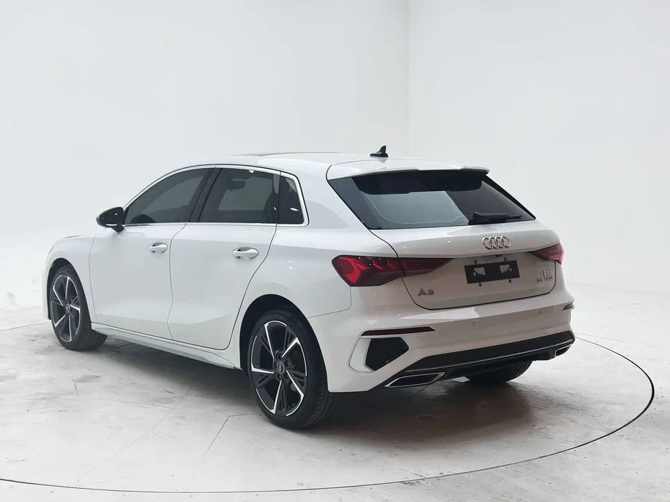 Audi A3 Audi A3 2022 Sportback 35 TFSI Stylish and sporty 2022 — thumbnail 2