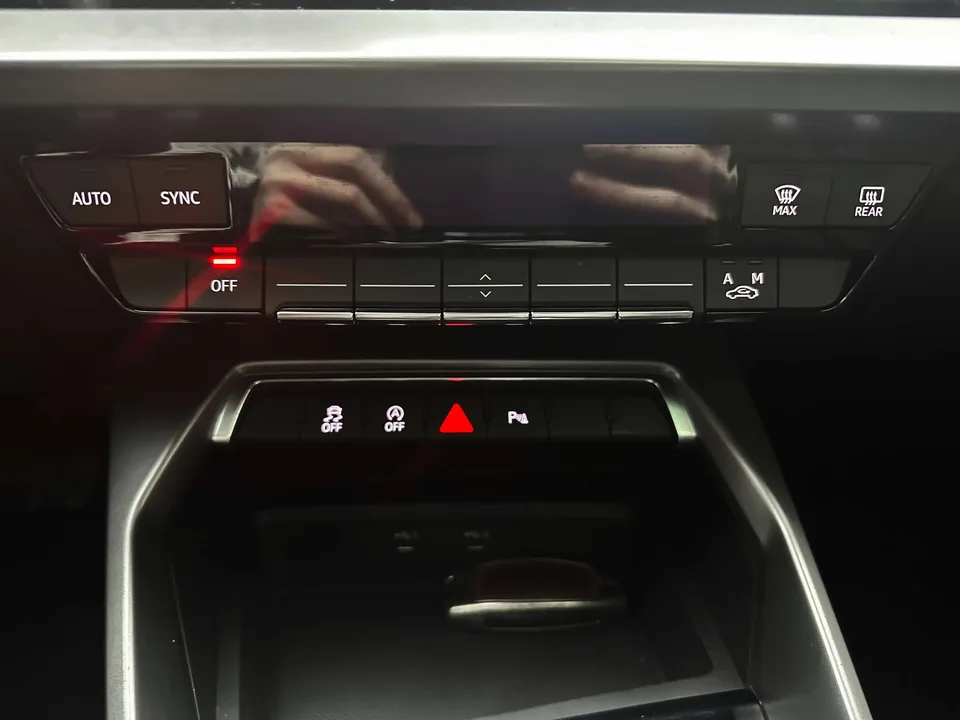 Audi A3 Audi A3 2022 Sportback 35 TFSI Stylish and sporty 2022 — thumbnail 4
