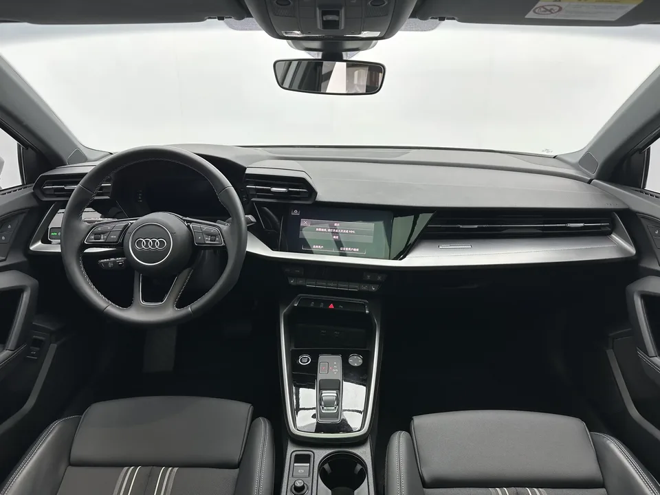 Audi A3 Audi A3 2022 Sportback 35 TFSI Stylish and sporty 2023 — thumbnail 4
