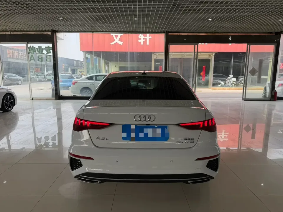 Audi A3 Audi A3 2023 A3L Limousine 35 TFSI Stylish Sports 2023 — миниатюра 2