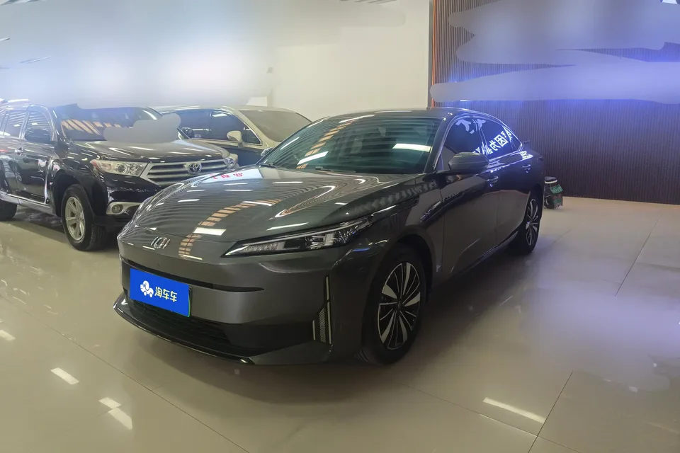 Changan Qiyuan A05 Changan Qiyuan A05 2025 Really fragrant version 145 transcendence 2025 — photo 1, buy with delivery to Moscow