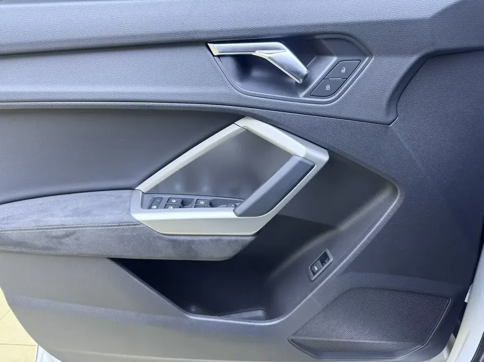 Audi Q3 Audi Q3 2022 35 TFSI Stylish Dynamic 2022 — thumbnail 3