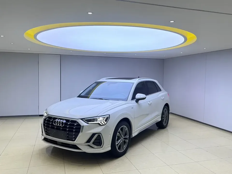Audi Q3 Audi Q3 2022 35 TFSI Stylish Dynamic 2022 — photo 1, buy with delivery to Moscow