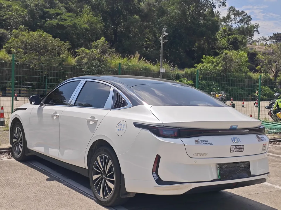 Changan Qiyuan A05 Changan Qiyuan A05 2024 Really fragrant version 70 transcendence 2025 — thumbnail 2