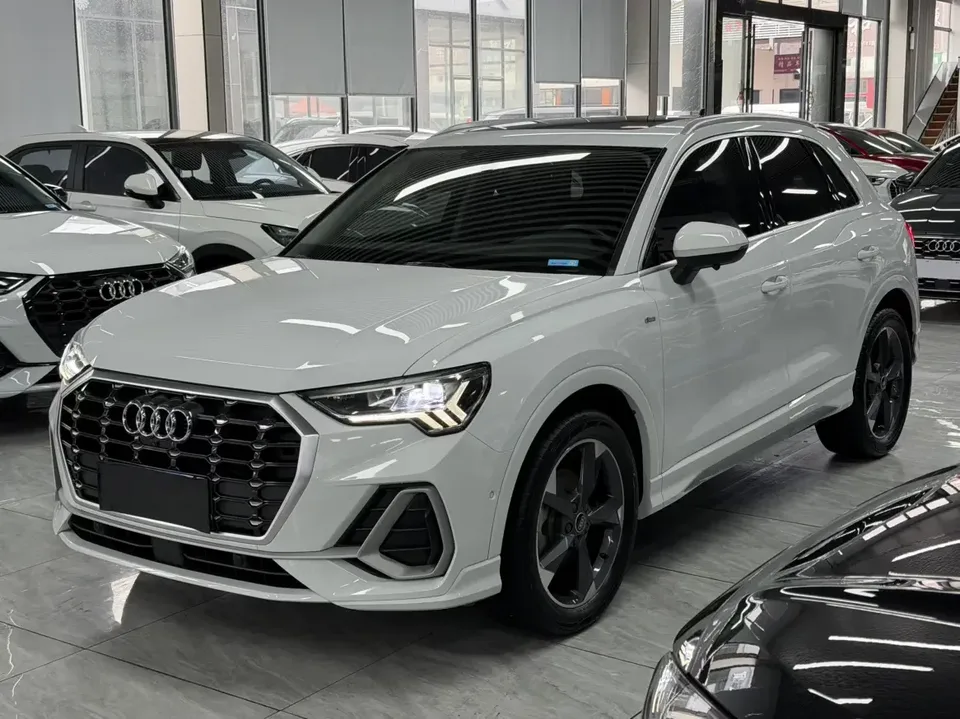 Audi Q3 Audi Q3 2022 35 TFSI Stylish Dynamic 2022 — photo 1, buy with delivery to Moscow