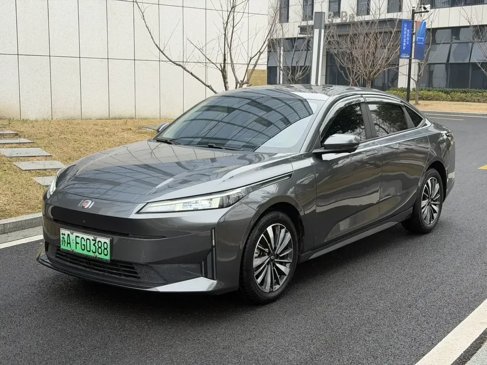 Changan Qiyuan A05 Changan Qiyuan A05 2025 Really fragrant version 70 transcendence 2024 — photo 1, buy with delivery to Moscow