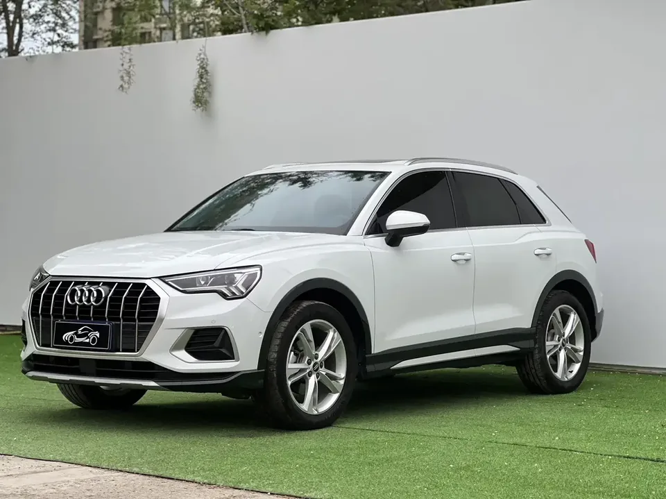 Audi Q3 Audi Q3 2022 35 TFSI Stylish and Elegant 2022 — photo 1, buy with delivery to Moscow