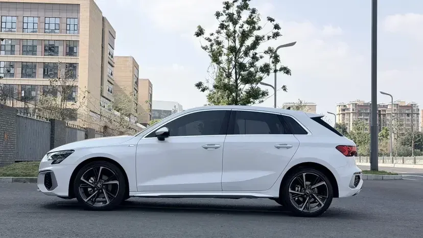 Audi A3 Audi A3 2023 Sportback 35 TFSI facelift: aggressive and sporty 2023 — thumbnail 4