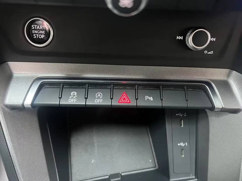 Audi Q3 Audi Q3 2022 35 TFSI Progressive Dynamic 2022 — thumbnail 3