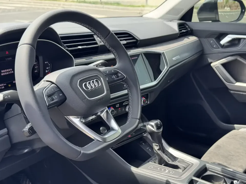 Audi Q3 Audi Q3 2021 35 TFSI Stylish Dynamic 2022 — thumbnail 4