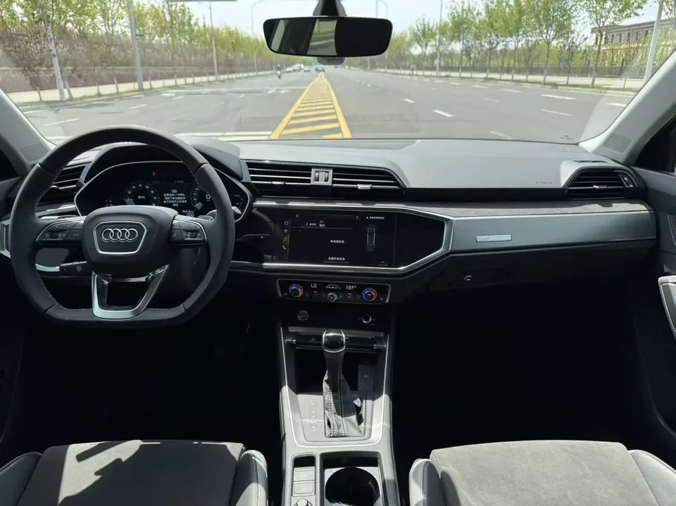 Audi Q3 Audi Q3 2021 35 TFSI Stylish Dynamic 2022 — thumbnail 5