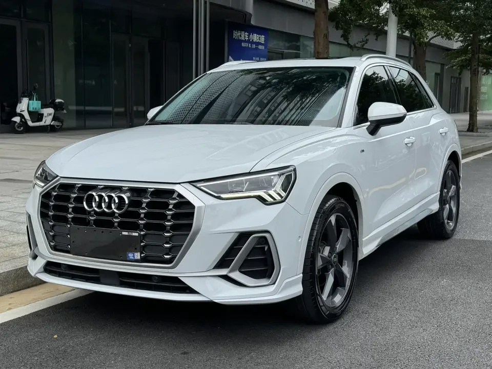 Audi Q3 Audi Q3 2022 35 TFSI Stylish Dynamic 2022 — photo 1, buy with delivery to Moscow