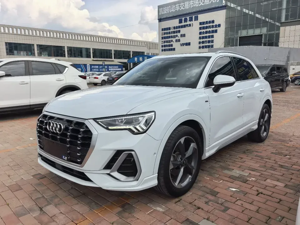 Audi Q3 Audi Q3 2022 35 TFSI Stylish Dynamic 2022 — photo 1, buy with delivery to Moscow