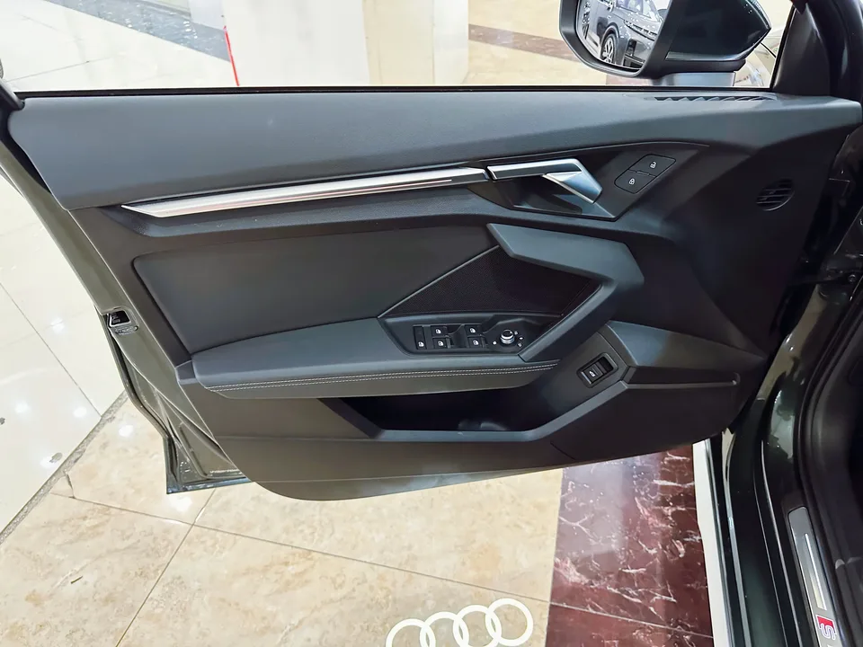 Audi A3 Audi A3 2024 Sportback 35 TFSI Stylish and sporty 2023 — thumbnail 3