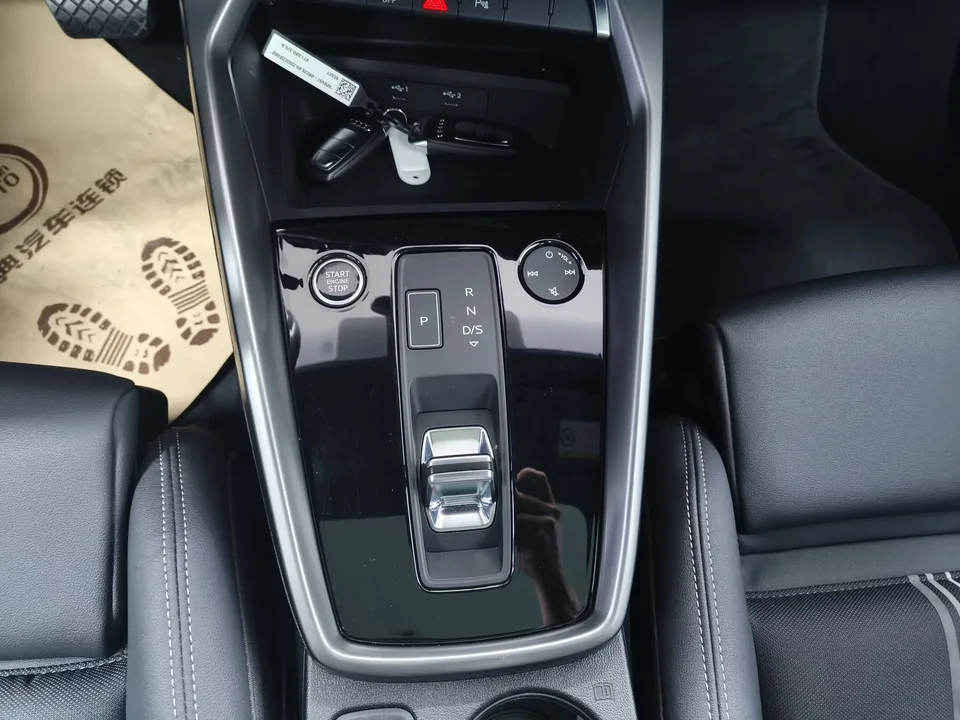 Audi A3 Audi A3 2023 A3L Limousine 35 TFSI facelift: stylish and sporty 2023 — thumbnail 4