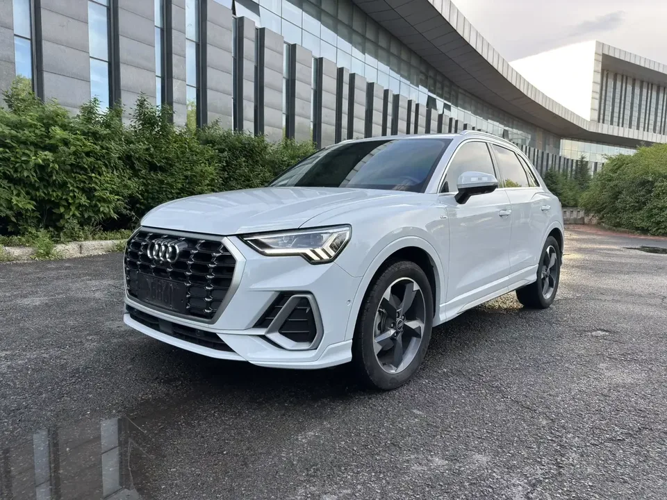 Audi Q3 Audi Q3 2022 35 TFSI Stylish Dynamic 2022 — photo 1, buy with delivery to Moscow