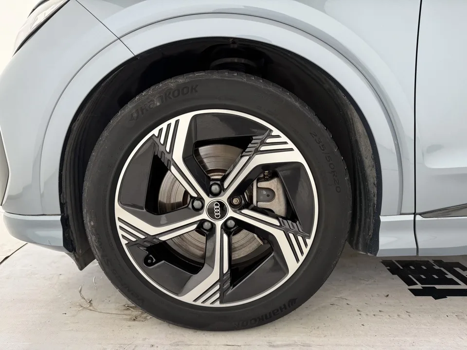 Audi Q4 e-tron Audi Q4 e-tron 2023 40 e-tron Creative Night Edition 2023 — миниатюра 3