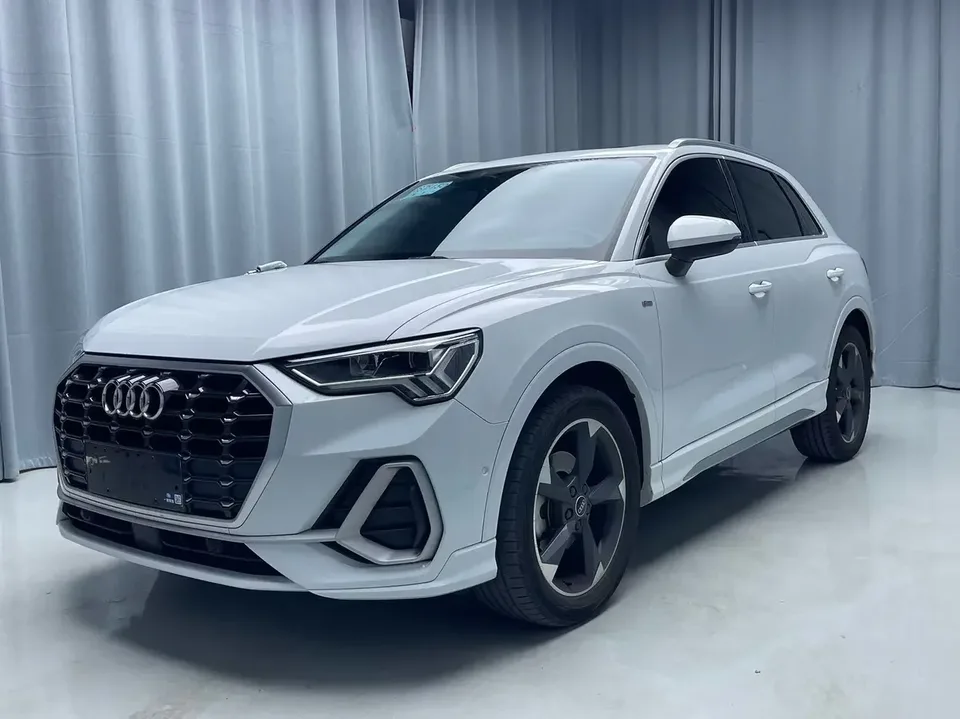 Audi Q3 Audi Q3 2022 35 TFSI Stylish Dynamic 2022 — photo 1, buy with delivery to Moscow
