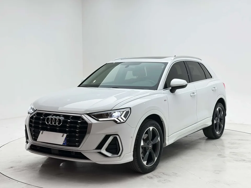 Audi Q3 Audi Q3 2022 35 TFSI Stylish Dynamic 2022 — photo 1, buy with delivery to Moscow