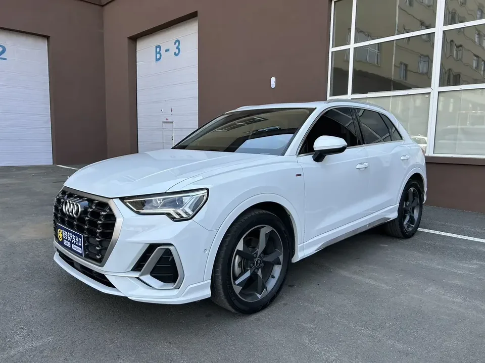 Audi Q3 Audi Q3 2023 35 TFSI Stylish Dynamic 2023 — photo 1, buy with delivery to Moscow
