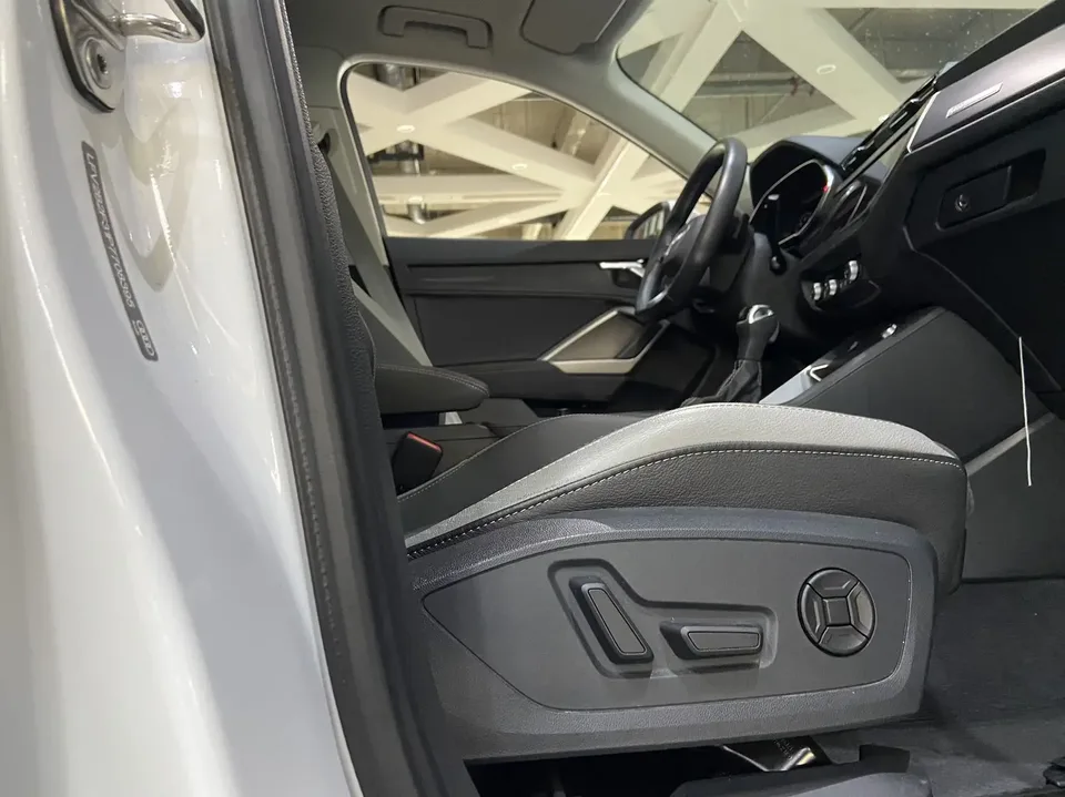 Audi Q3 Audi Q3 2023 35 TFSI Stylish Dynamic 2023 — thumbnail 4