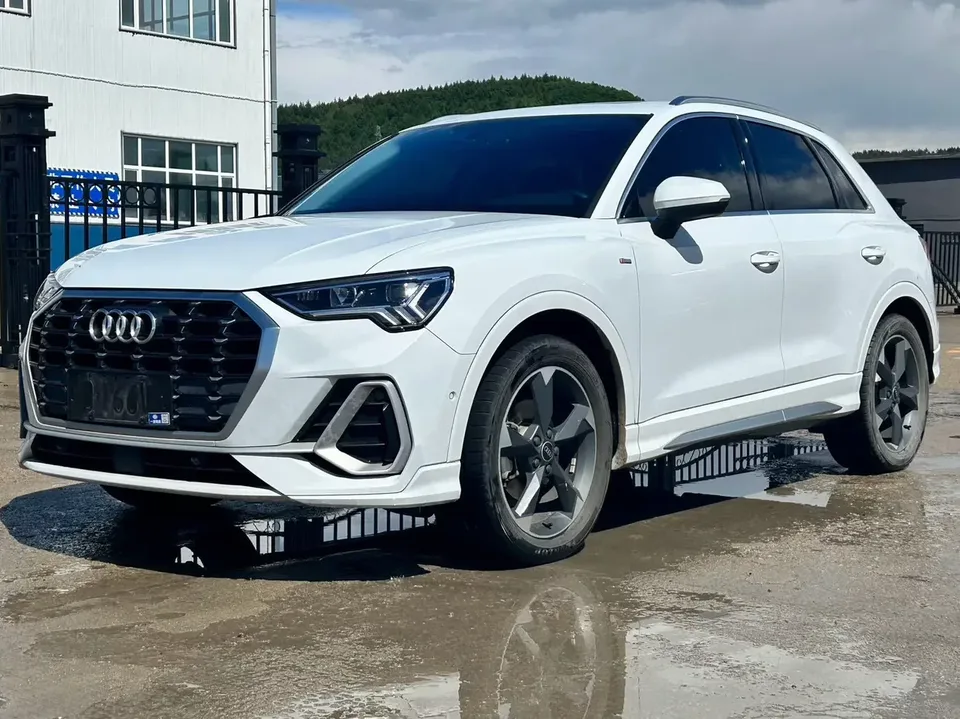 Audi Q3 Audi Q3 2022 35 TFSI Stylish Dynamic 2022 — photo 1, buy with delivery to Moscow