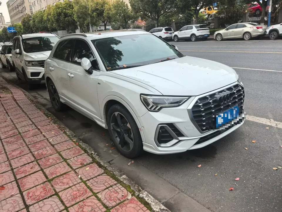 Audi Q3 Audi Q3 2022 35 TFSI Stylish Dynamic 2023 — thumbnail 2