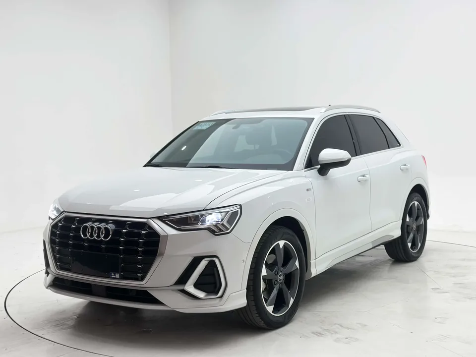 Audi Q3 Audi Q3 2022 35 TFSI Stylish Dynamic 2022 — photo 1, buy with delivery to Moscow