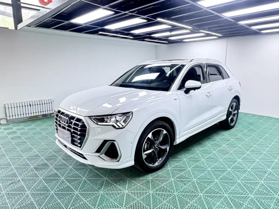 Audi Q3 Audi Q3 2022 35 TFSI Stylish Dynamic 2022 — photo 1, buy with delivery to Moscow