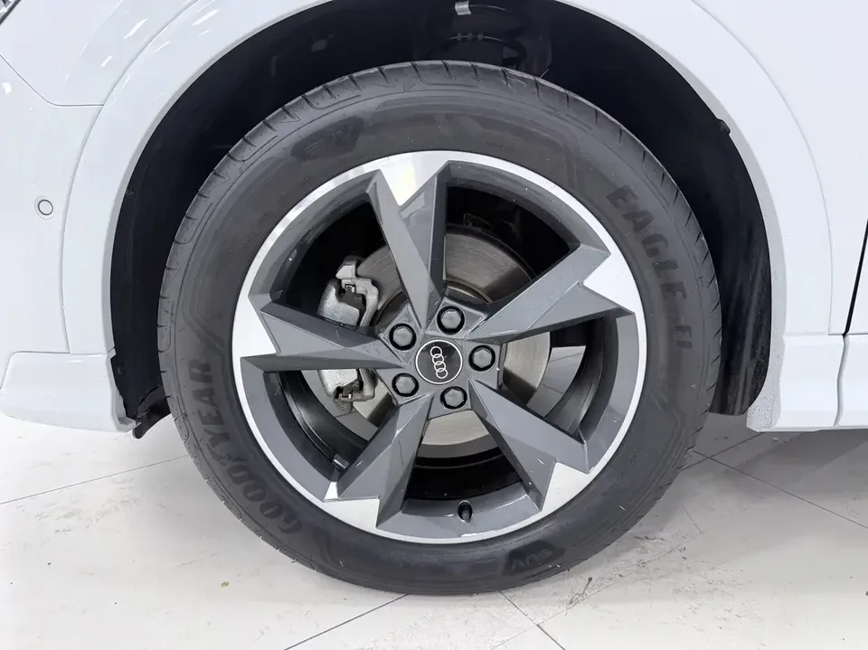 Audi Q3 Audi Q3 2022 35 TFSI Stylish Dynamic 2022 — thumbnail 4
