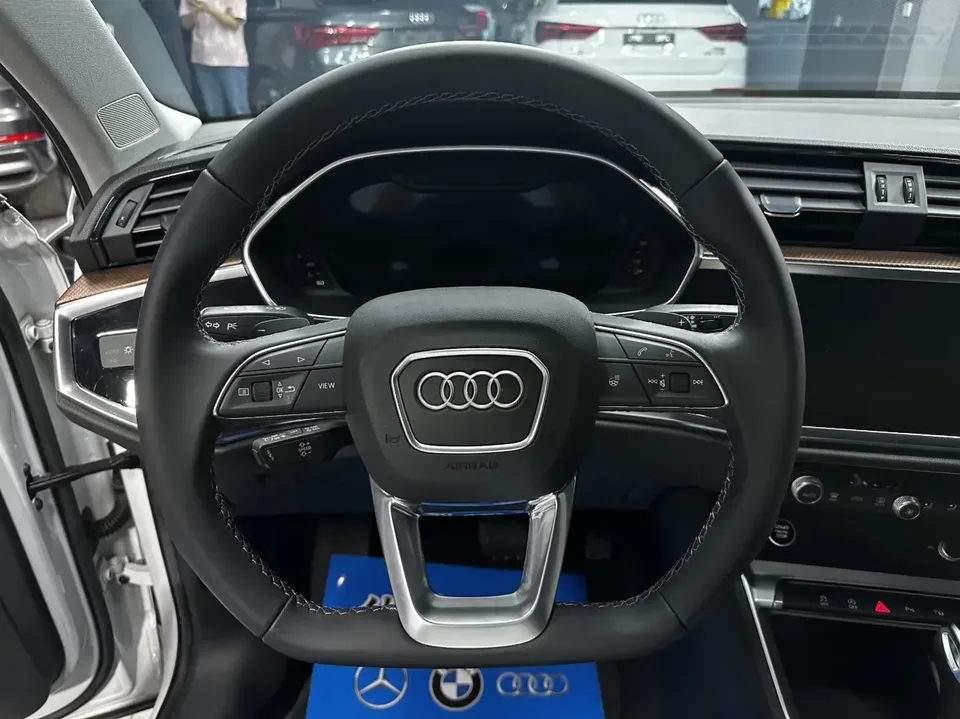 Audi Q3 Audi Q3 2022 35 TFSI Stylish and Elegant 2022 — thumbnail 4
