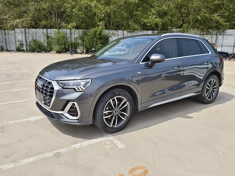 Audi Q3 Audi Q3 2021 35 TFSI Stylish and Elegant 2022 — photo 1, buy with delivery to Moscow