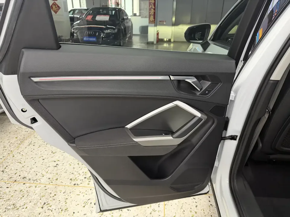 Audi Q3 Audi Q3 2022 35 TFSI Stylish Dynamic 2022 — thumbnail 4