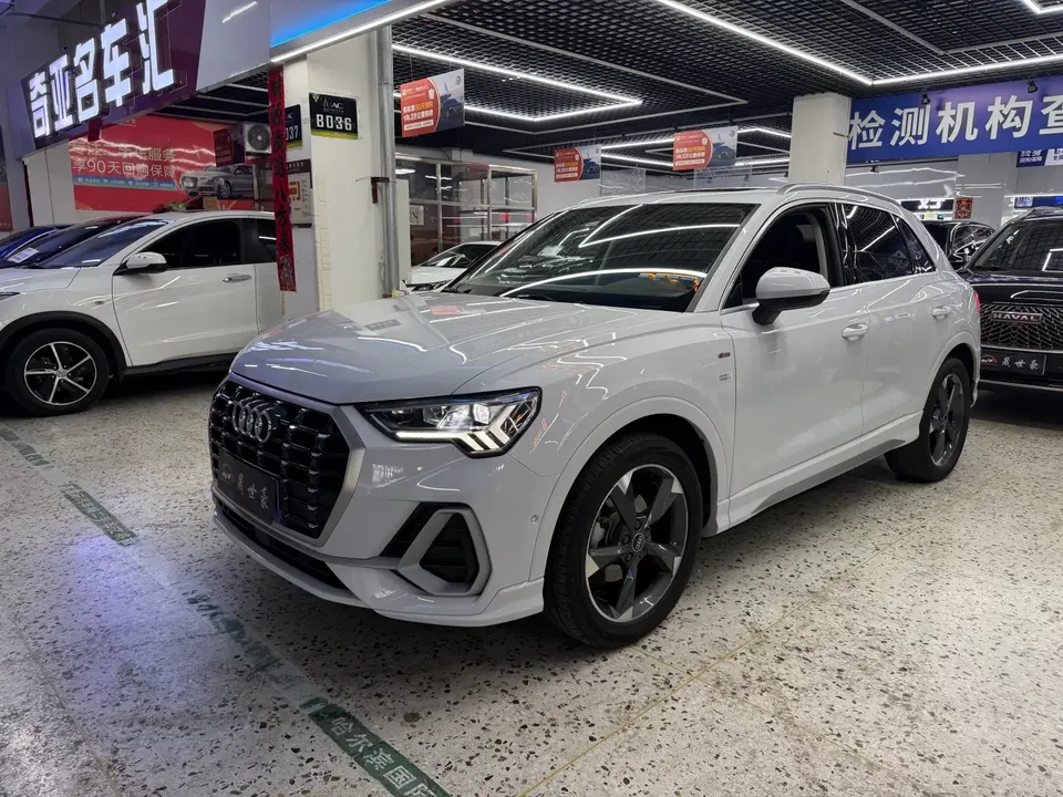 Audi Q3 Audi Q3 2022 35 TFSI Stylish Dynamic 2022 — photo 1, buy with delivery to Moscow